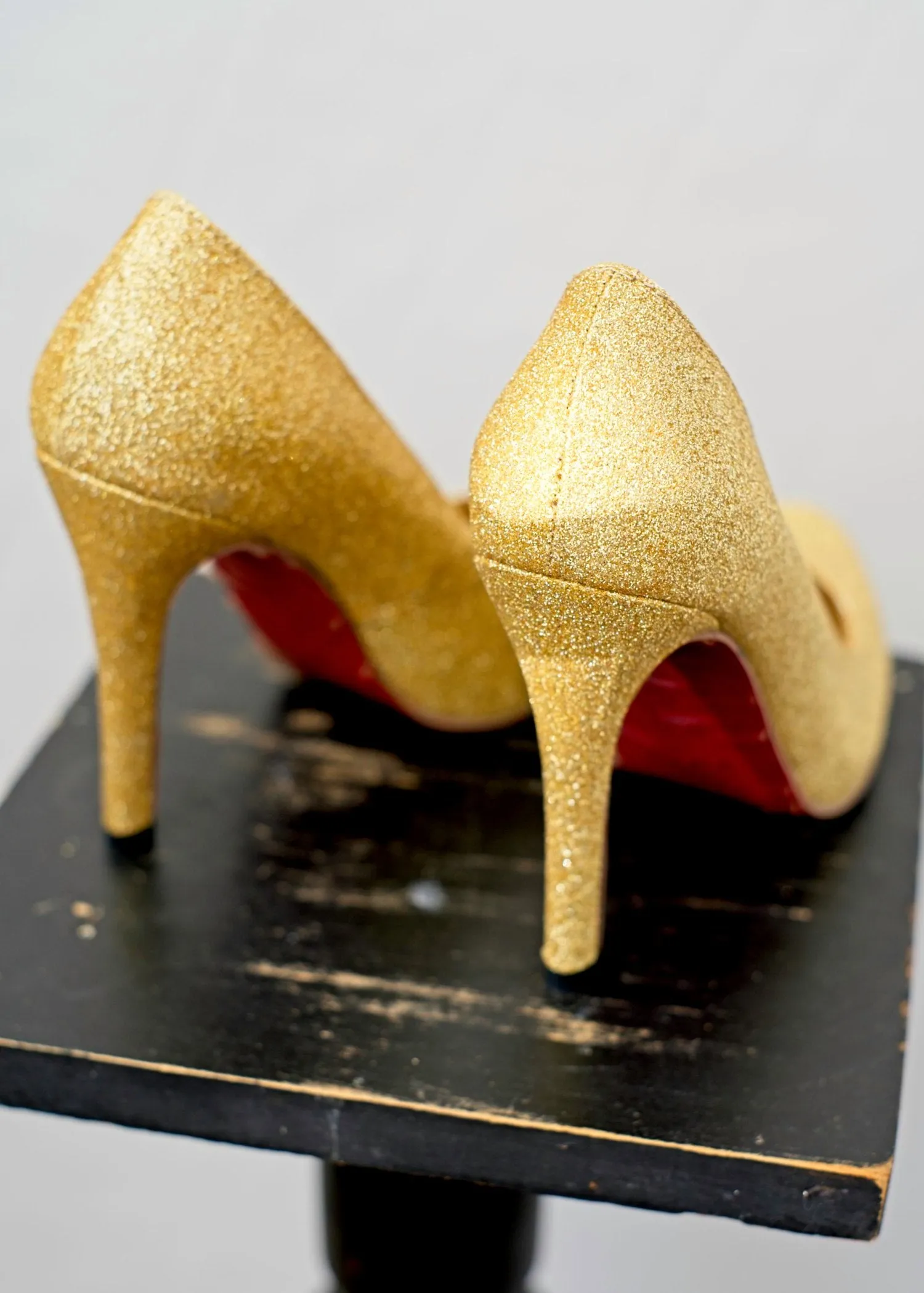 Fabulous Gold Glitter Fifi  Pumps Louboutin Shoes  • Size 37