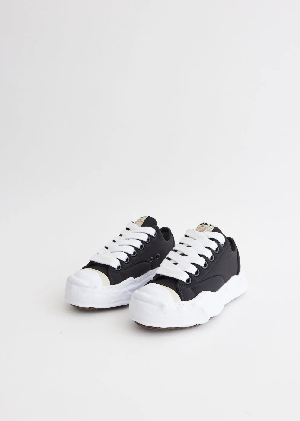 Hank Low Top Sneakers