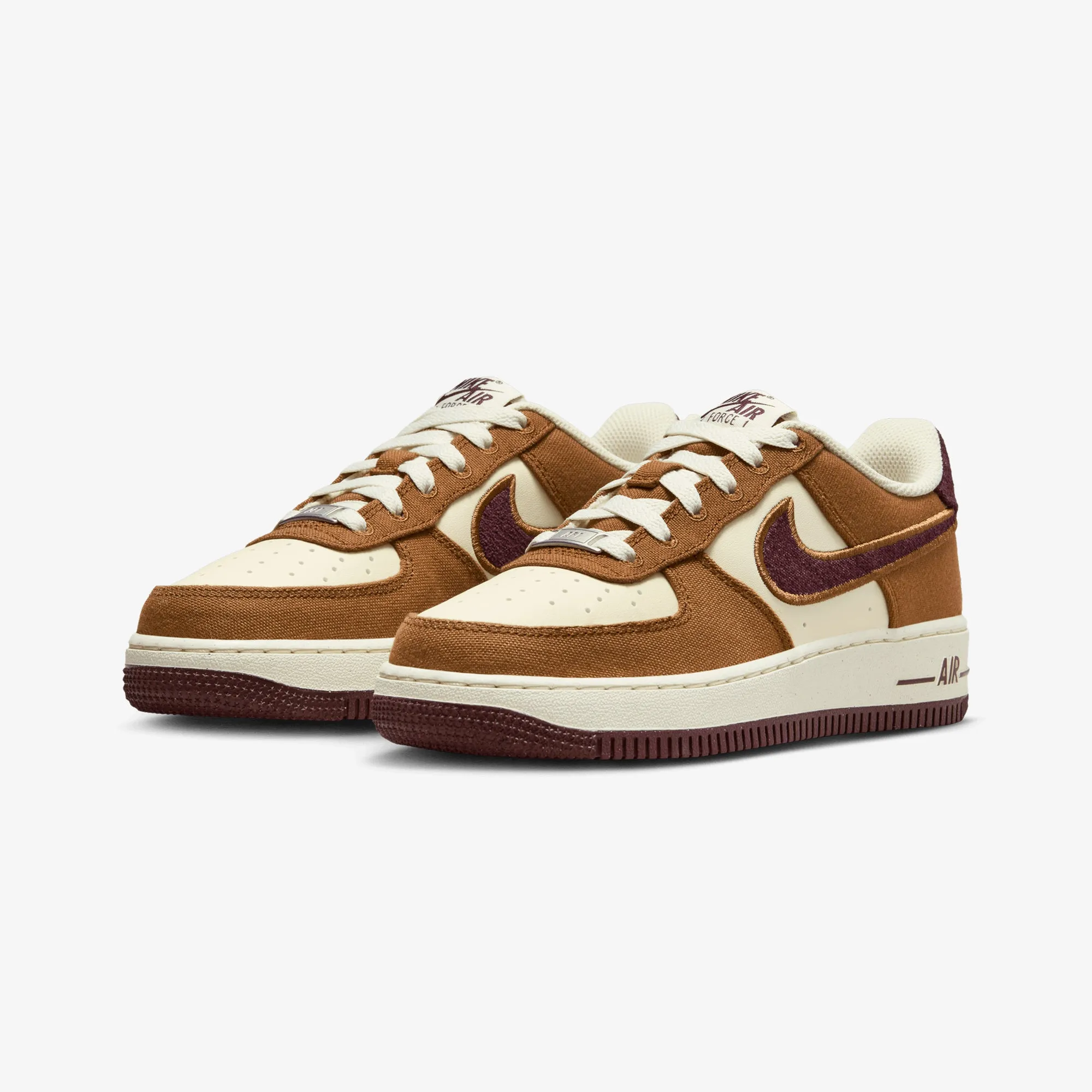 NIKE | AIR FORCE 1 LV8 (GS) { LT BRITISH TAN/BURGUNDY CRUSH